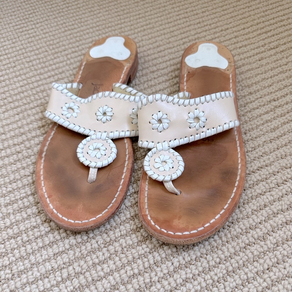 💡Jack Rogers• Classic Sandals. Cream with white trim. Size 9